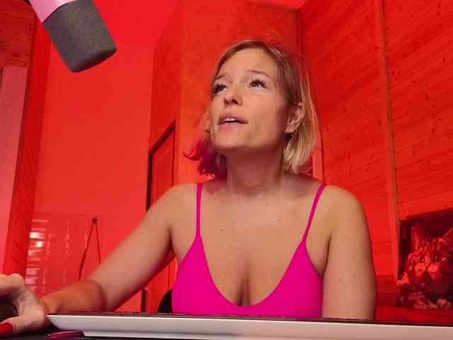 Findom_Lady_Shine webcam