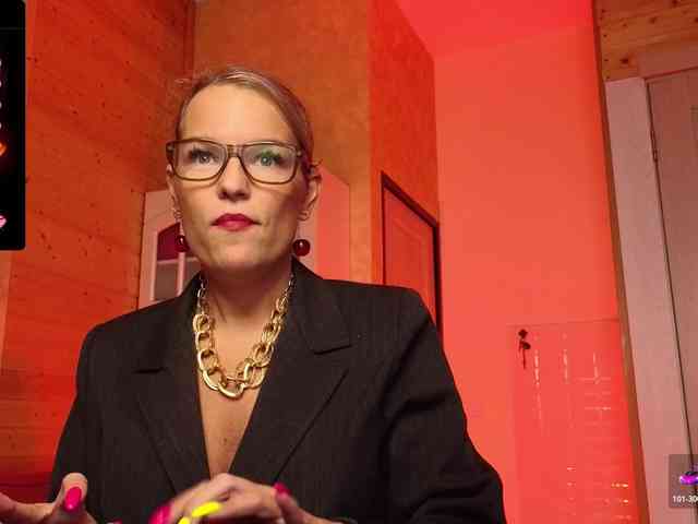 Findom_Lady_Shine webcam