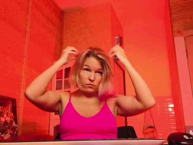 Findom_Lady_Shine webcam