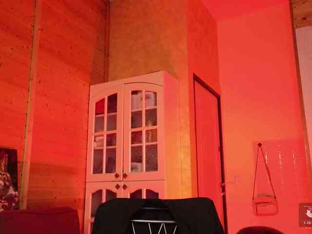 Findom_Lady_Shine webcam