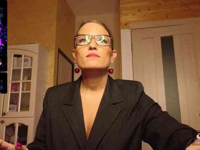 Findom_Lady_Shine webcam