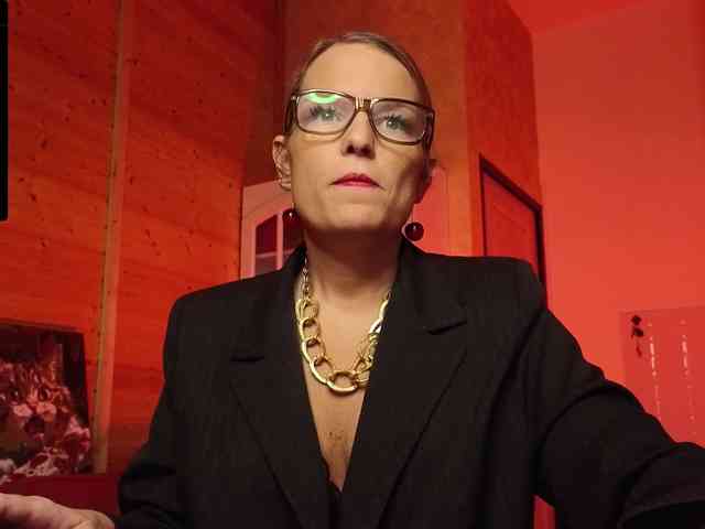 Findom_Lady_Shine webcam