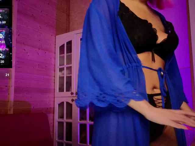 Findom_Lady_Shine webcam