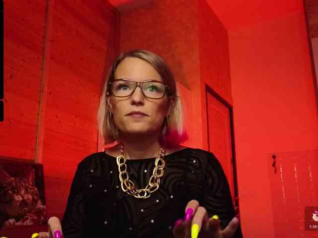 Findom_Lady_Shine webcam