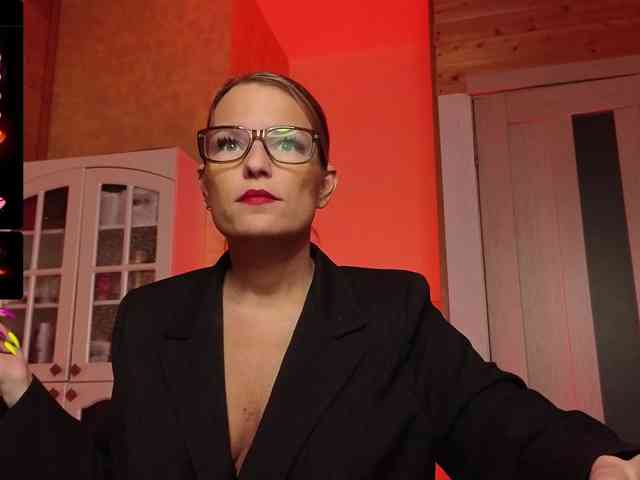 Findom_Lady_Shine webcam