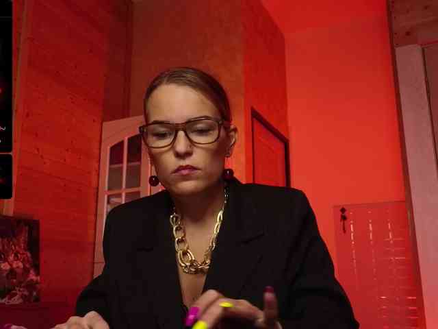 Findom_Lady_Shine webcam