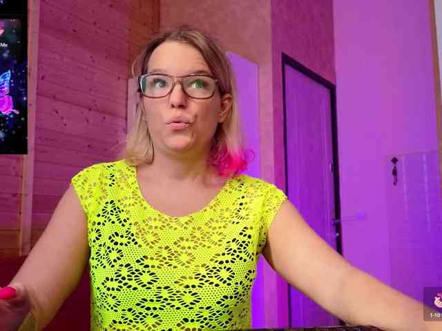 Findom_Lady_Shine webcam