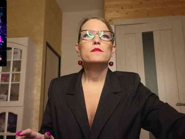 Findom_Lady_Shine webcam
