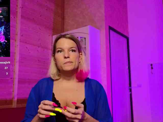 Findom_Lady_Shine webcam