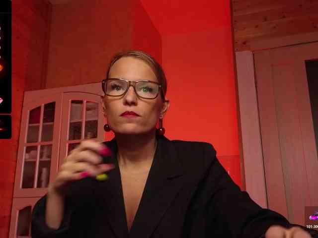 Findom_Lady_Shine webcam