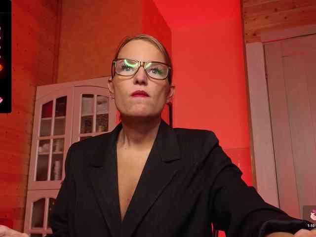 Findom_Lady_Shine webcam