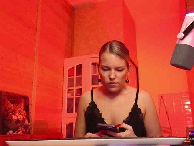 Findom_Lady_Shine webcam