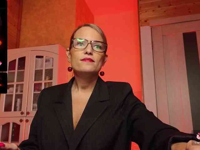 Findom_Lady_Shine webcam