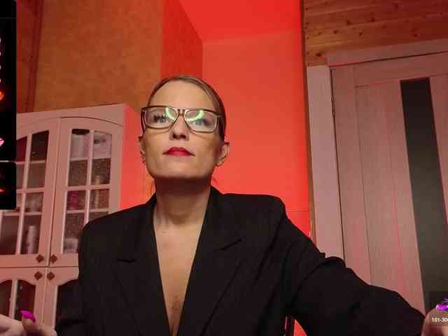 Findom_Lady_Shine webcam