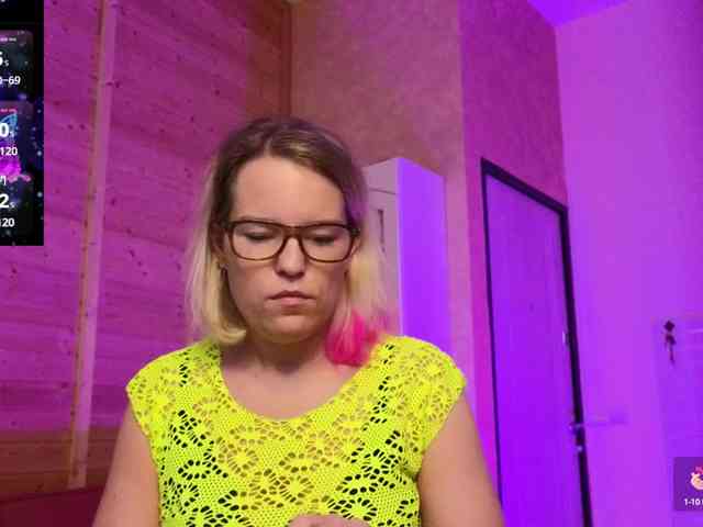Findom_Lady_Shine webcam
