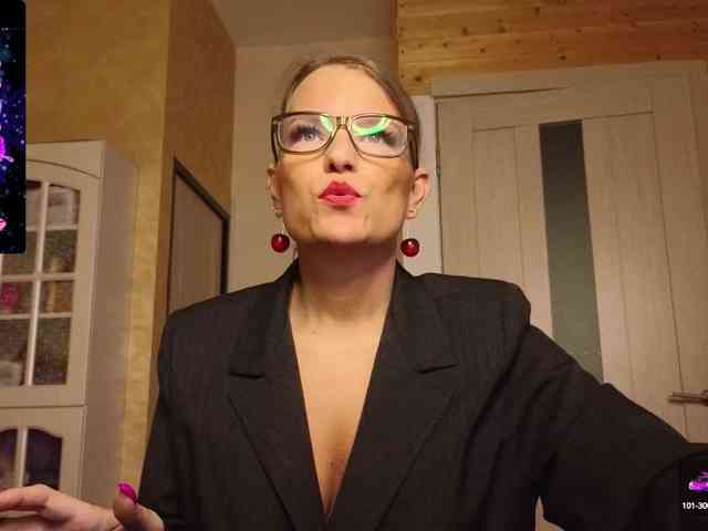 Findom_Lady_Shine webcam