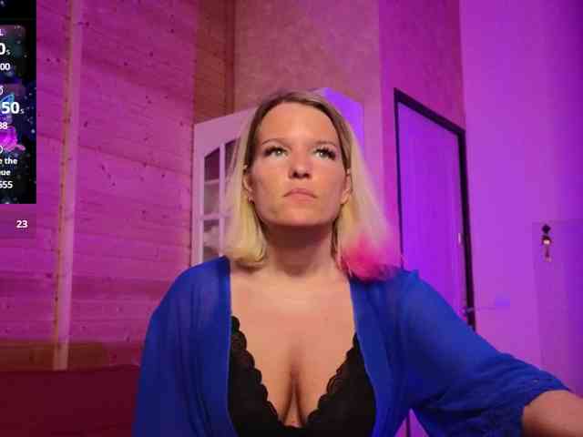 Findom_Lady_Shine webcam