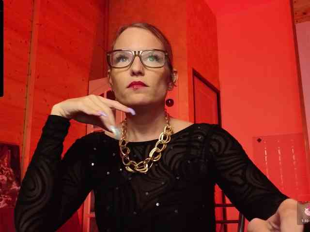 Findom_Lady_Shine webcam