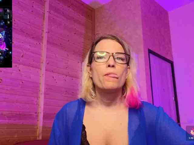 Findom_Lady_Shine webcam