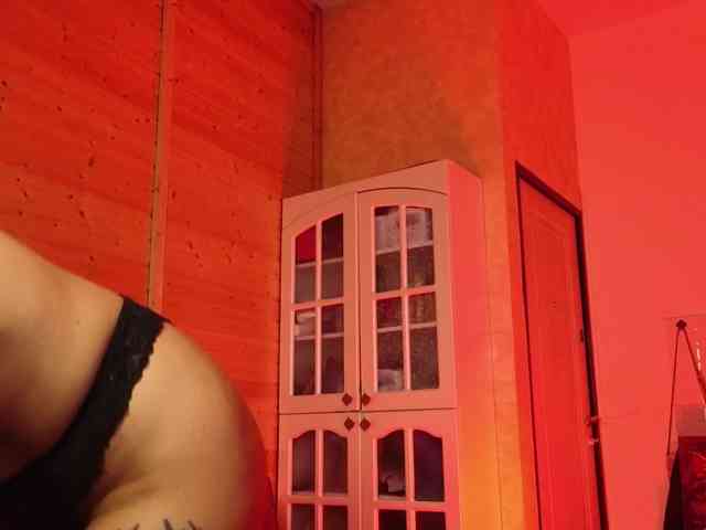 Findom_Lady_Shine webcam