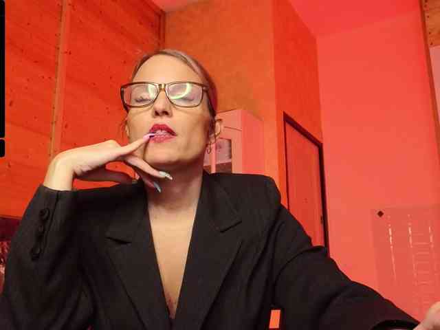 Findom_Lady_Shine webcam