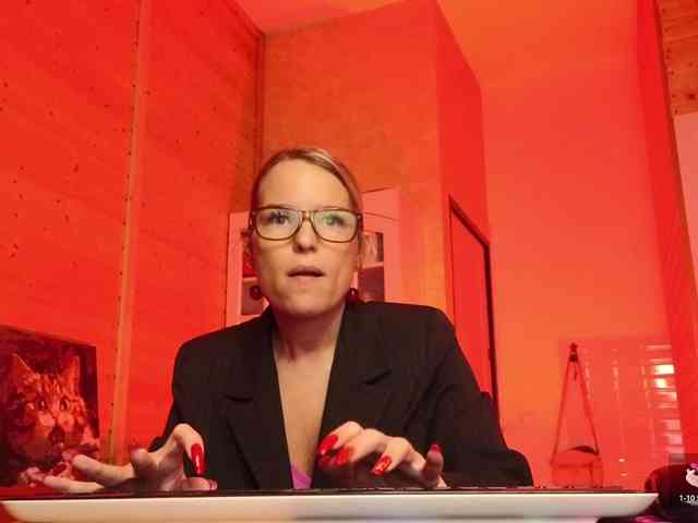 Findom_Lady_Shine webcam