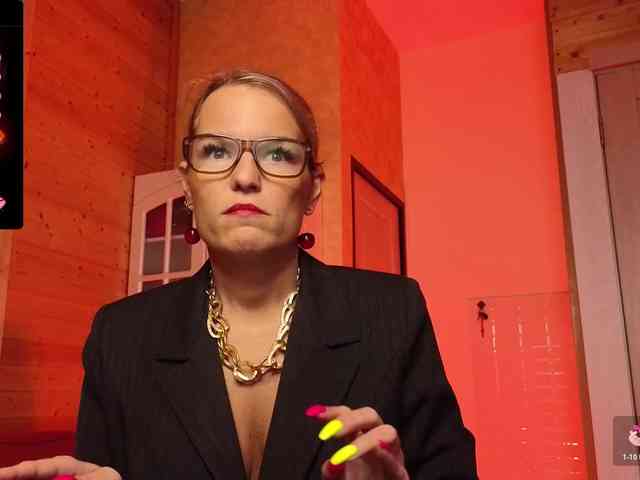 Findom_Lady_Shine webcam