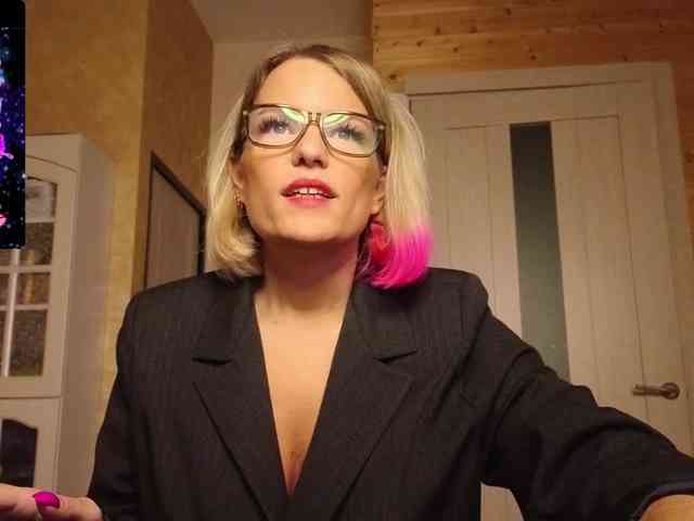 Findom_Lady_Shine webcam