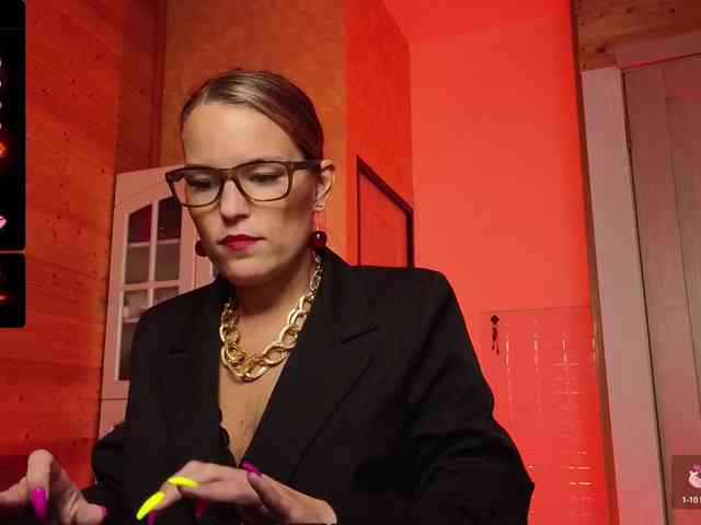 Findom_Lady_Shine webcam