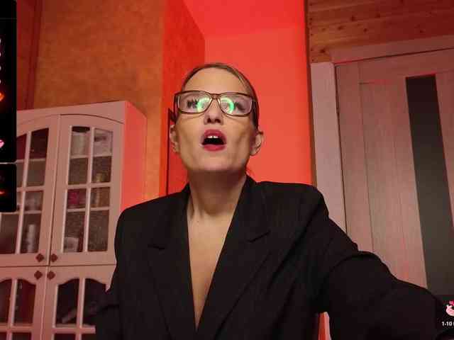 Findom_Lady_Shine webcam