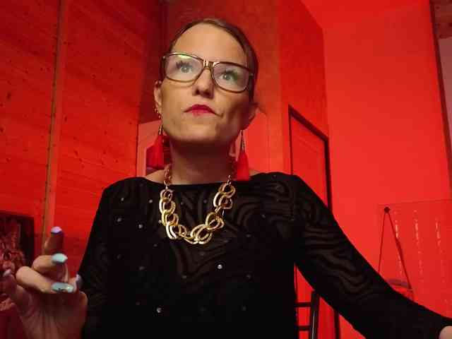 Findom_Lady_Shine webcam