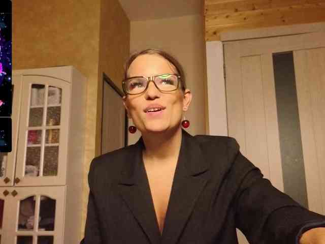 Findom_Lady_Shine webcam