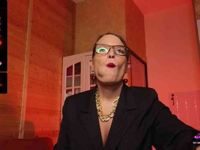 Findom_Lady_Shine webcam