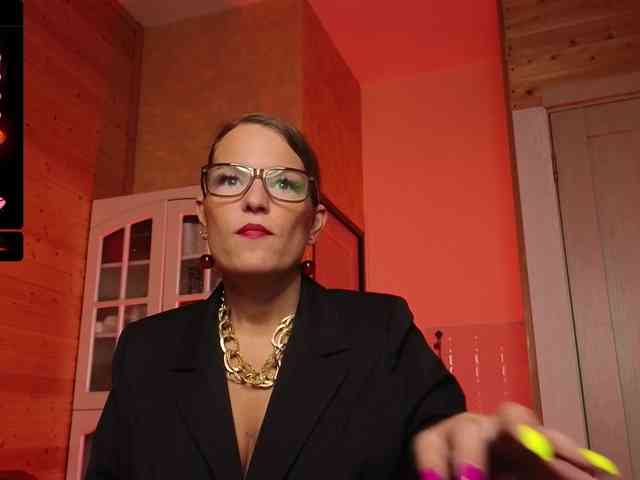 Findom_Lady_Shine webcam