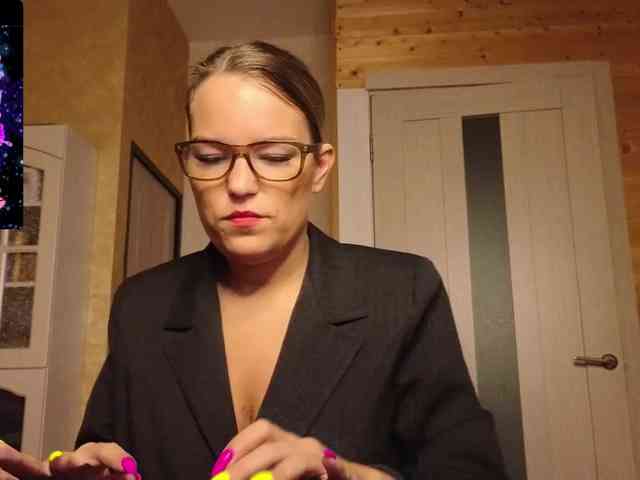 Findom_Lady_Shine webcam