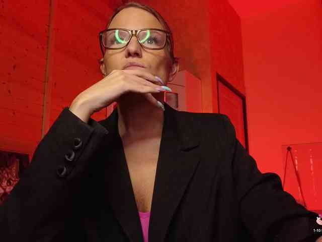 Findom_Lady_Shine webcam