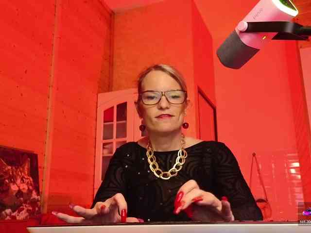 Findom_Lady_Shine webcam