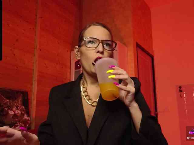 Findom_Lady_Shine webcam