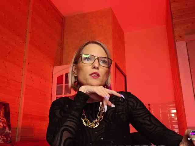 Findom_Lady_Shine webcam