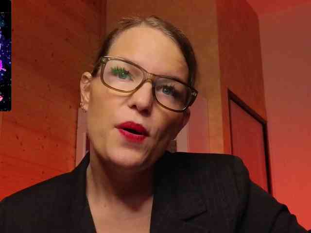 Findom_Lady_Shine webcam