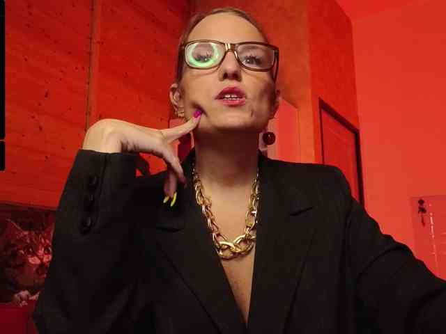 Findom_Lady_Shine webcam