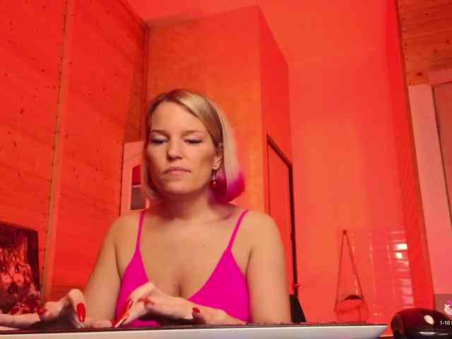 Findom_Lady_Shine webcam