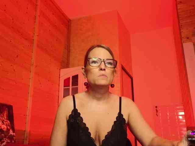 Findom_Lady_Shine webcam