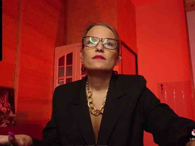 Findom_Lady_Shine webcam