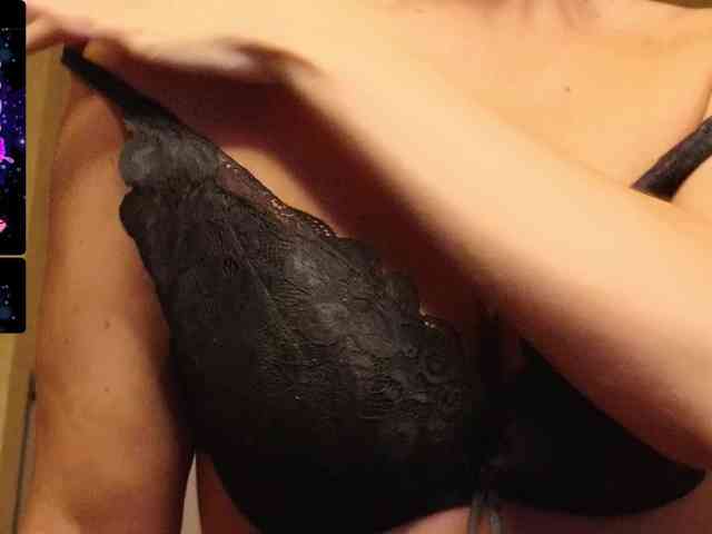 Findom_Lady_Shine webcam