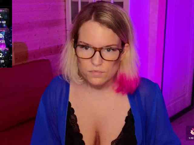 Findom_Lady_Shine webcam