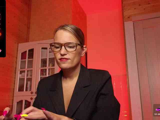 Findom_Lady_Shine webcam