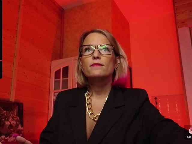 Findom_Lady_Shine webcam