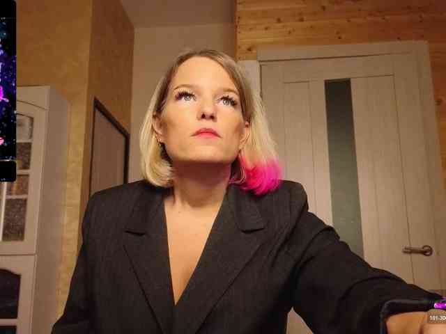 Findom_Lady_Shine webcam