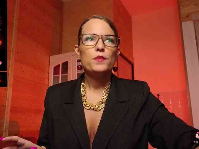 Findom_Lady_Shine webcam